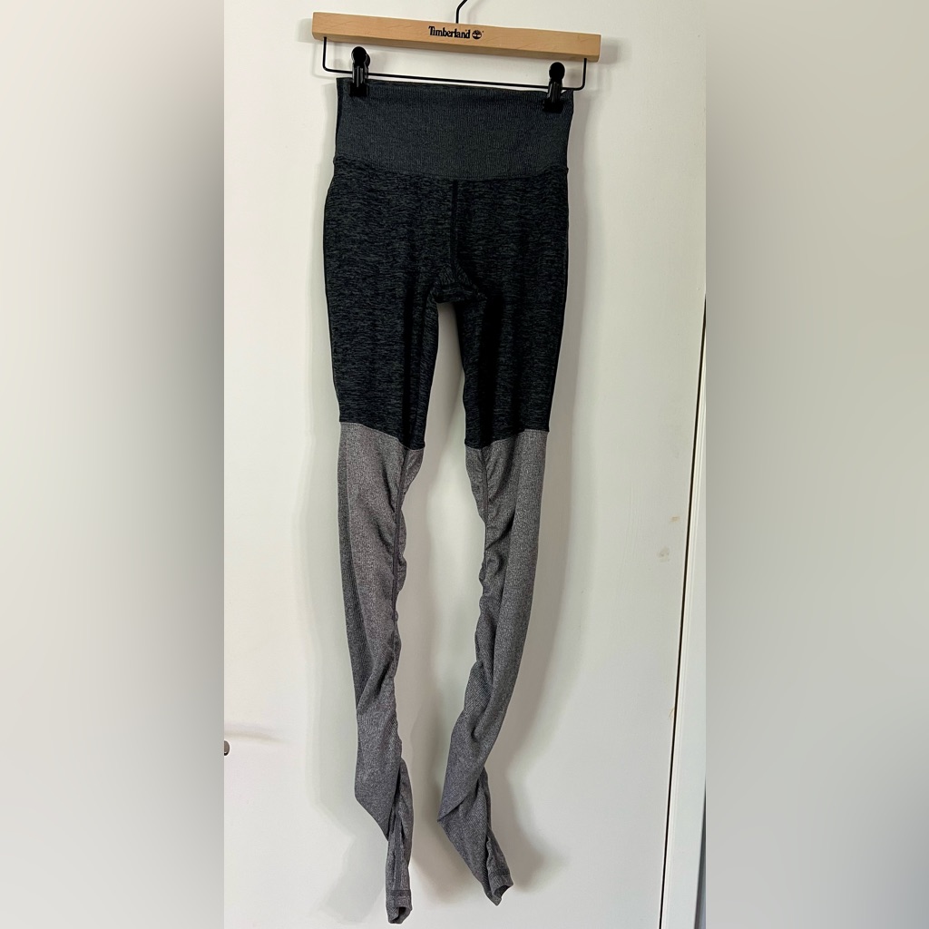 Alo Yoga Two-Tone Gray Goddess Leggings
